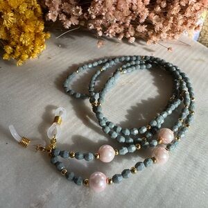 NWT Elegant handmade Beaded eyeglass chain